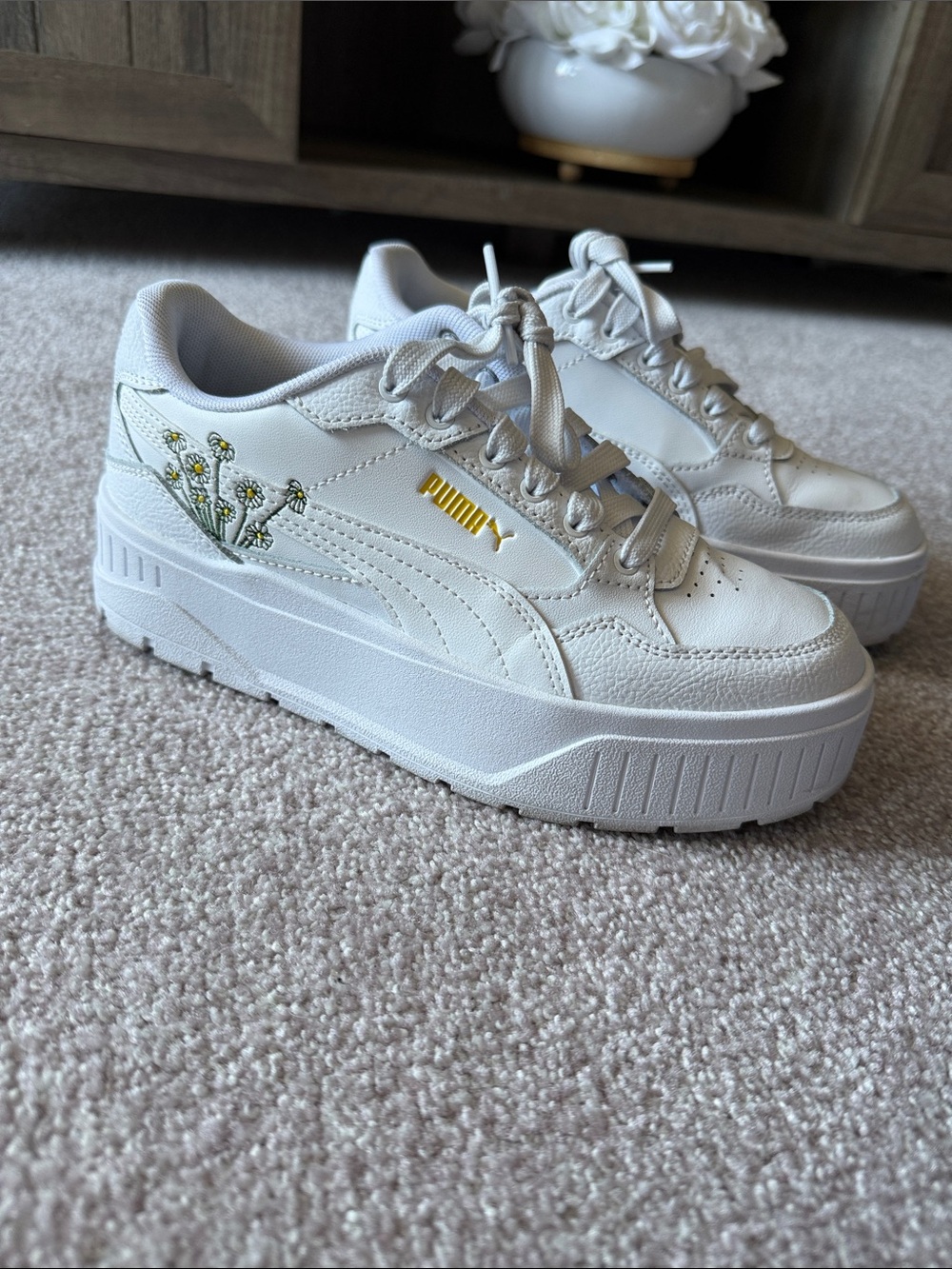 Puma White Platform Sneakers with Daisy Embroidery and Gold Logo - Picture 3 of 7